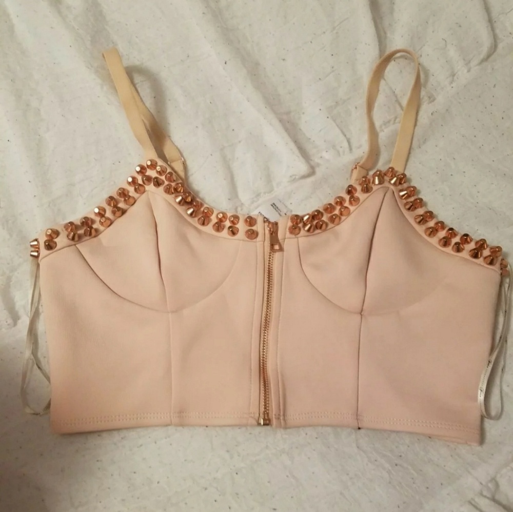 Fotever21 peach studded crop top